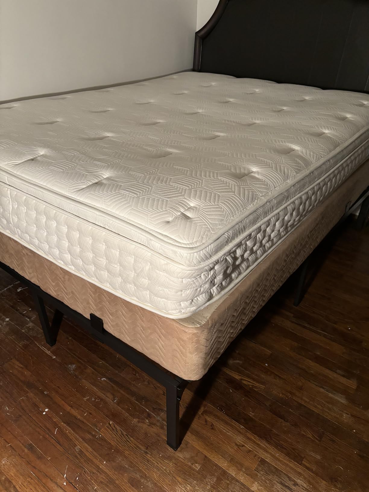 Yitong Angel 14 Inch Queen Size Bed Frame,3500 lbs Heavy Duty Metal Platform, Mattress Foundation with Steel Slat Support/No Box Spring Needed/Noise Free/Non-Slip/Easy Assembly customer photo 2
