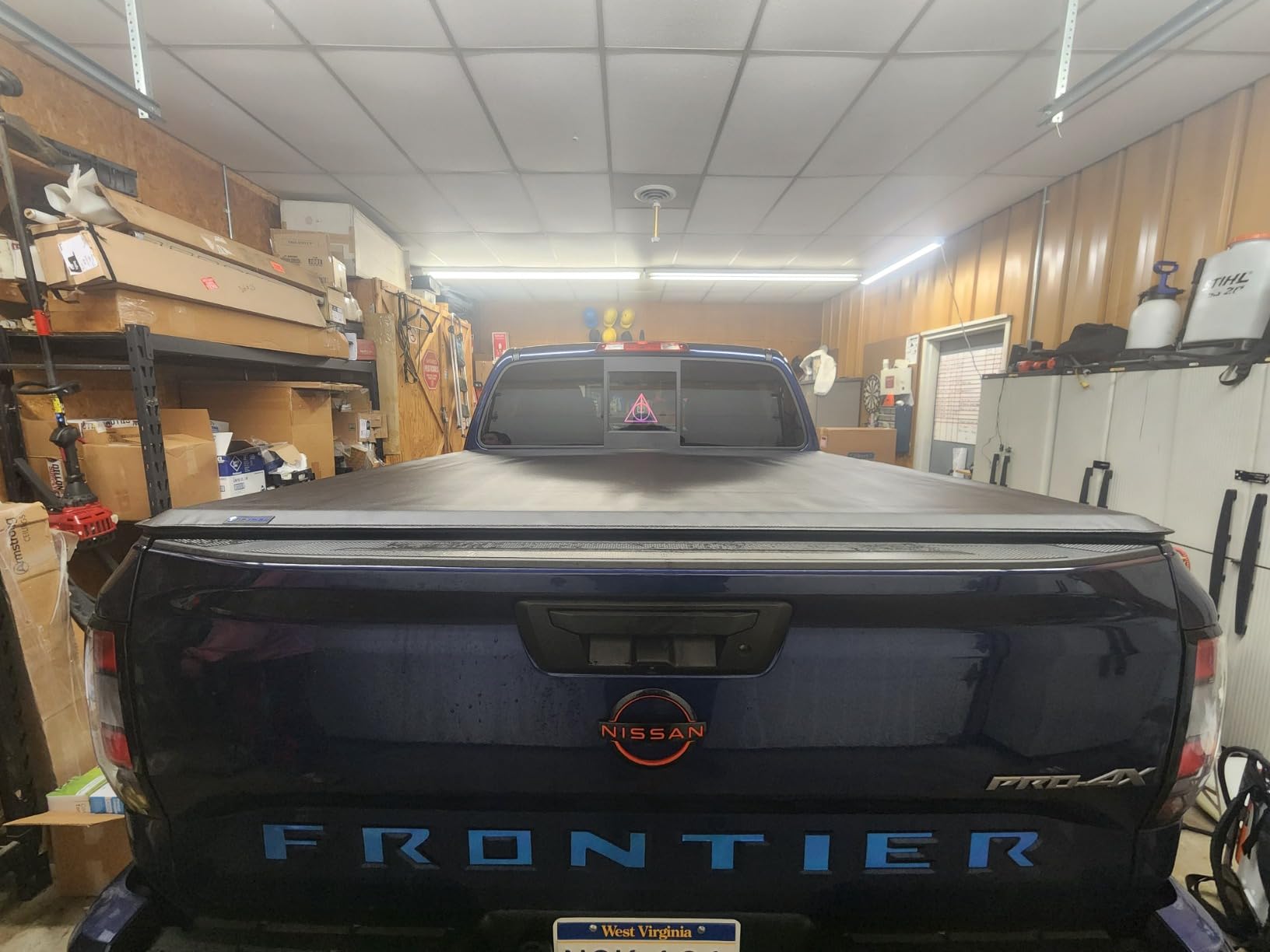Tyger Auto T1 Soft Roll-up Truck Bed Tonneau Cover Compatible with 2022-2026 Nissan Frontier | 5' (60