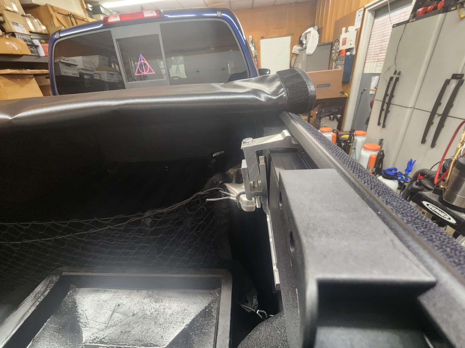 Tyger Auto T1 Soft Roll-up Truck Bed Tonneau Cover Compatible with 2022-2026 Nissan Frontier | 5' (60