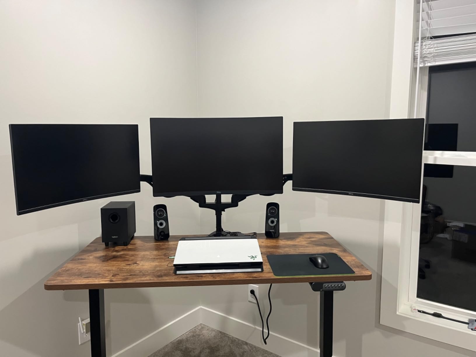 FLEXISPOT E6 3-Stage Dual Motor Electric Standing Desk 55 x 28 Sit Stand Up Desk, Holds 220 lbs, Adjustable Height w/Memory Presets, One-Piece Maple Desktop & Black Frame, Ships in 2 Boxes customer photo 1