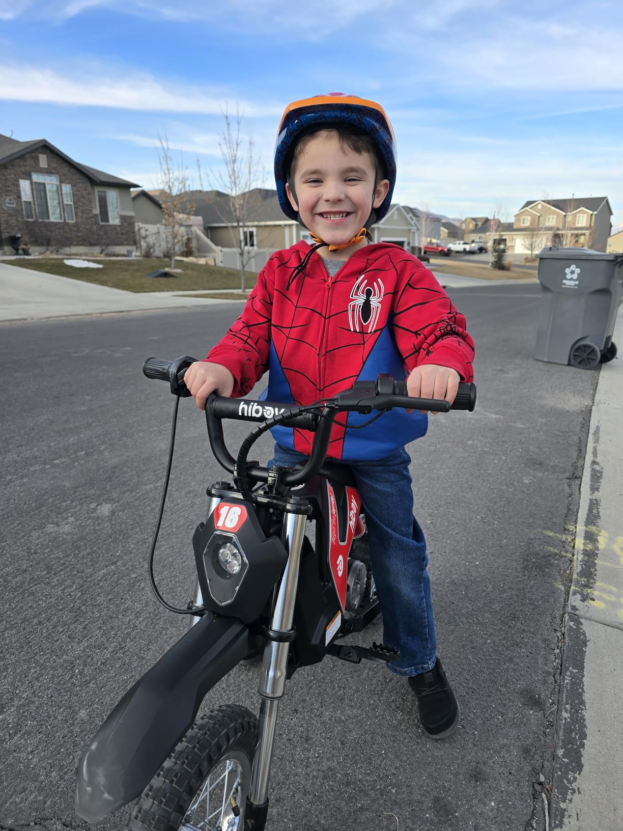 Hiboy DK1 36V Electric Dirt Bike for Kids, 300W & 15.5 MPH, Ages 3-10 customer photo 2