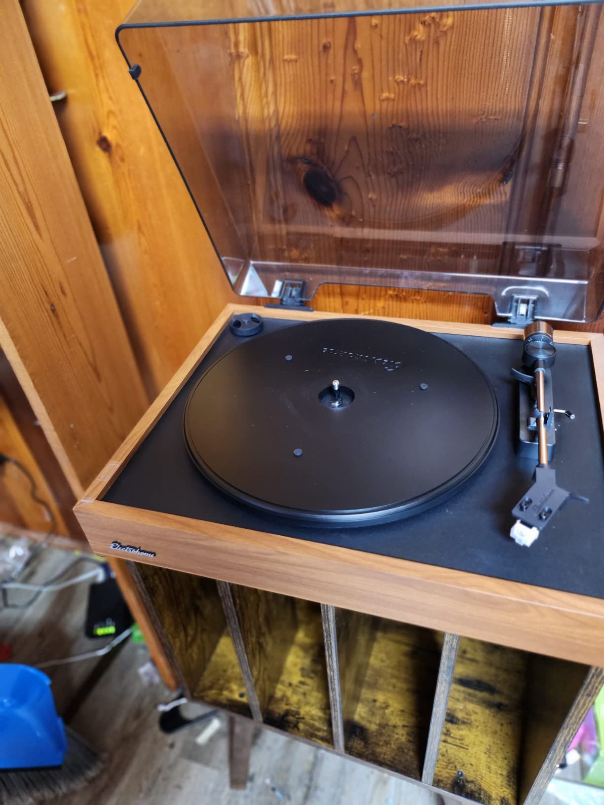 Electrohome Montrose Vinyl Record Player 2-Speed Belt-Drive Turntable, with Audio-Technica Stylus, Speed Control Motor, Built-in Preamp, Wood Plinth, Anti-resonant Platter, Auto-Stop (RR35) customer photo 1