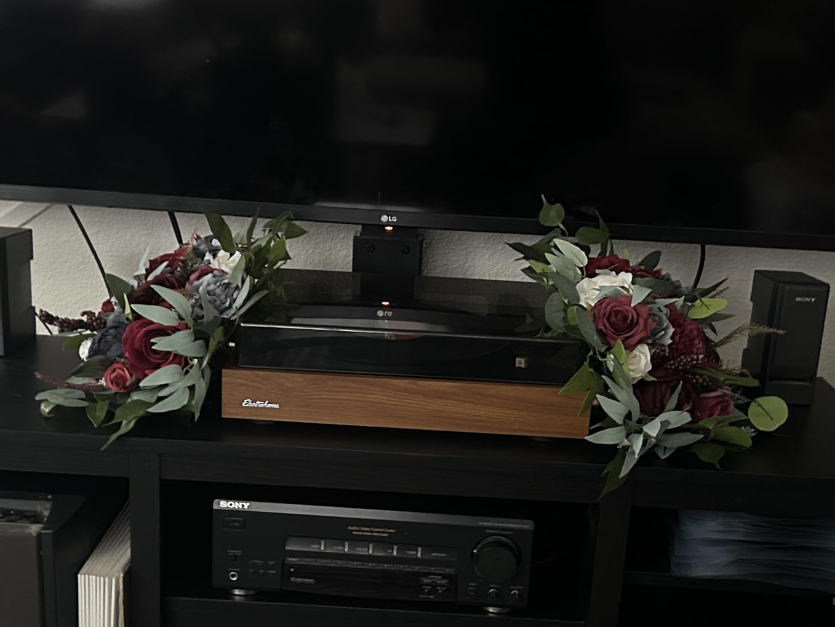 Electrohome Montrose Vinyl Record Player 2-Speed Belt-Drive Turntable, with Audio-Technica Stylus, Speed Control Motor, Built-in Preamp, Wood Plinth, Anti-resonant Platter, Auto-Stop (RR35) customer photo 2