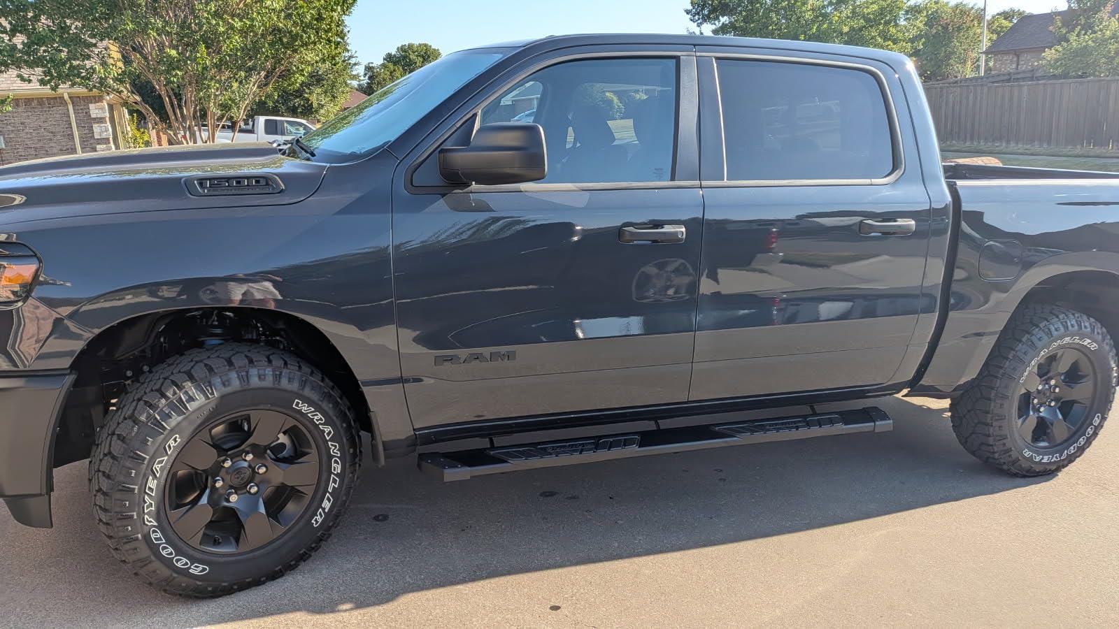 COMNOVA Aluminum Running Boards for 2005-2023 Toyota Tacoma Double/Crew Cab customer photo 1