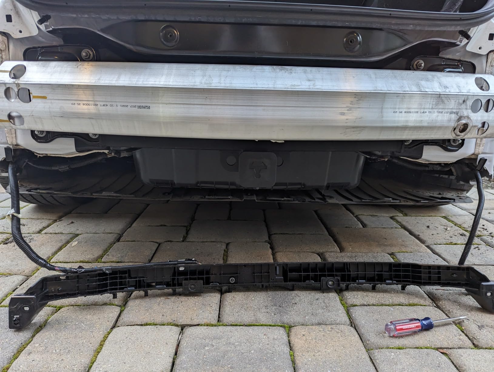 Class 3 Trailer Hitch 2“ Receiver Fits 2020-2024 Tesla Model Y customer photo 2