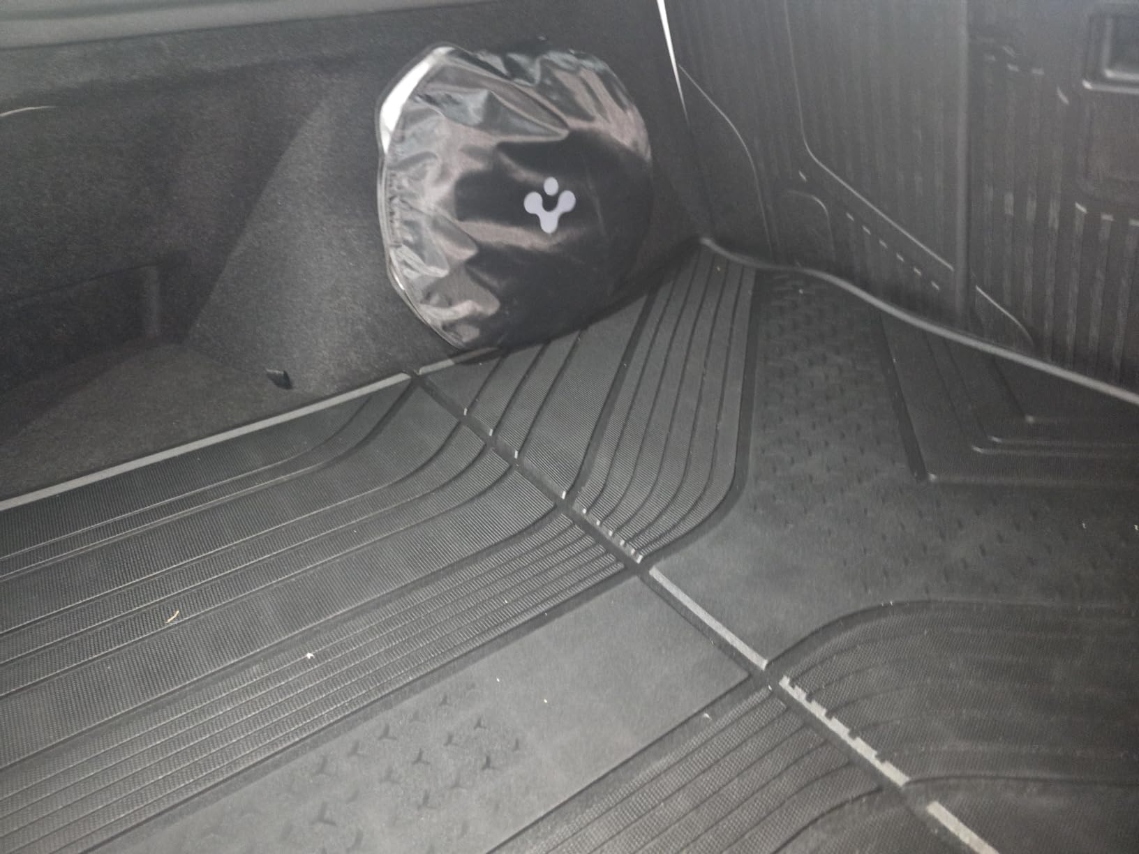 Spigen ZeroGap Windshield Sunshade for All Tesla Model Y & 3 customer photo 1