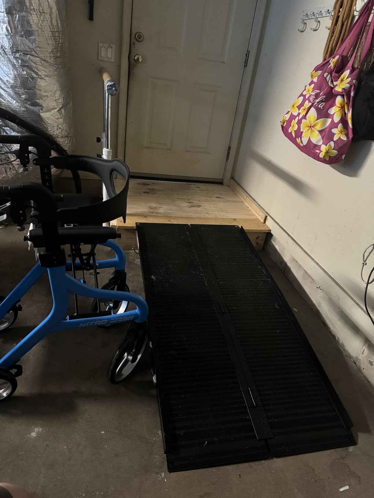 WHALEMOTOR Portable Wheelchair Ramp 6FT, Anti-Slip Aluminum Folding Portable Ramp, Wheelchair Ramps for Home, Weight Capacity Up to 800 LBS, with Transition Plates Above and Below, Loading Dock Plates customer photo 1