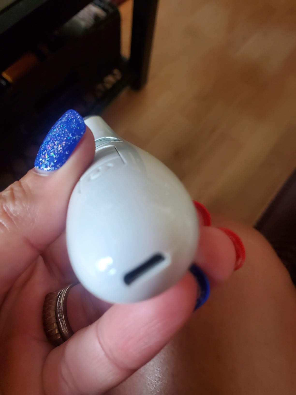 Heated Eye Wand, 3-in-1 Vibrating Eye Lift Wand, White customer photo 1