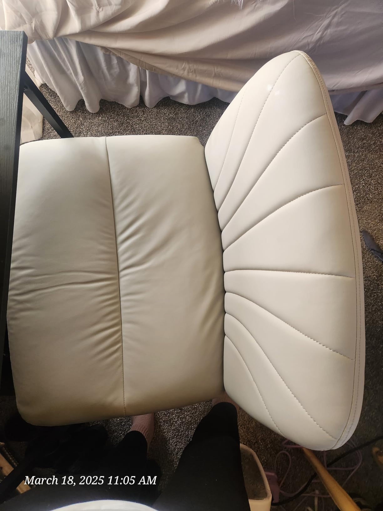 Marsail Armless-Office Desk Chair with Wheels: PU Leather Cross Legged Wide Chair,Comfortable Adjustable Swivel Task Chairs for Home,Office,Make Up,Small Space,Bed Room(Light Beige) customer photo 1
