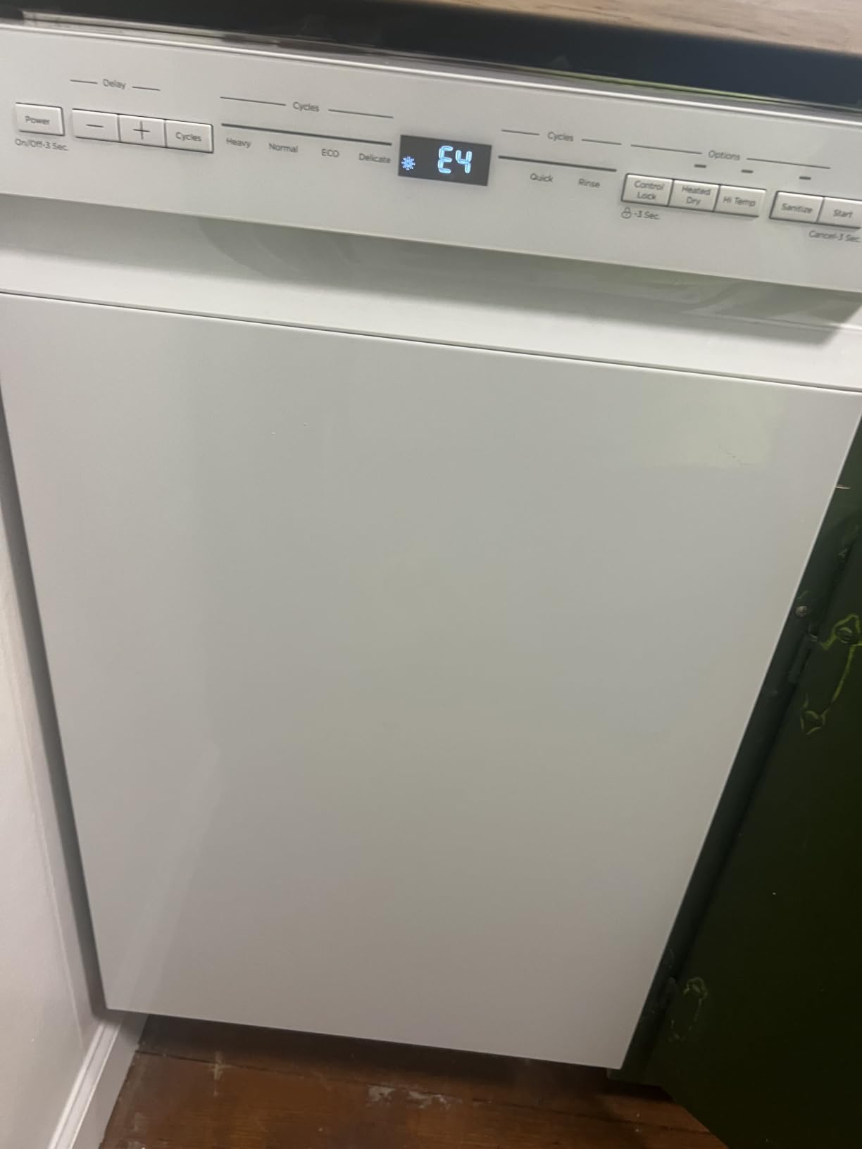 Midea 18 Inch Built-in Dishwasher, 8 Place Settings, Stainless Steel Tub customer photo 2
