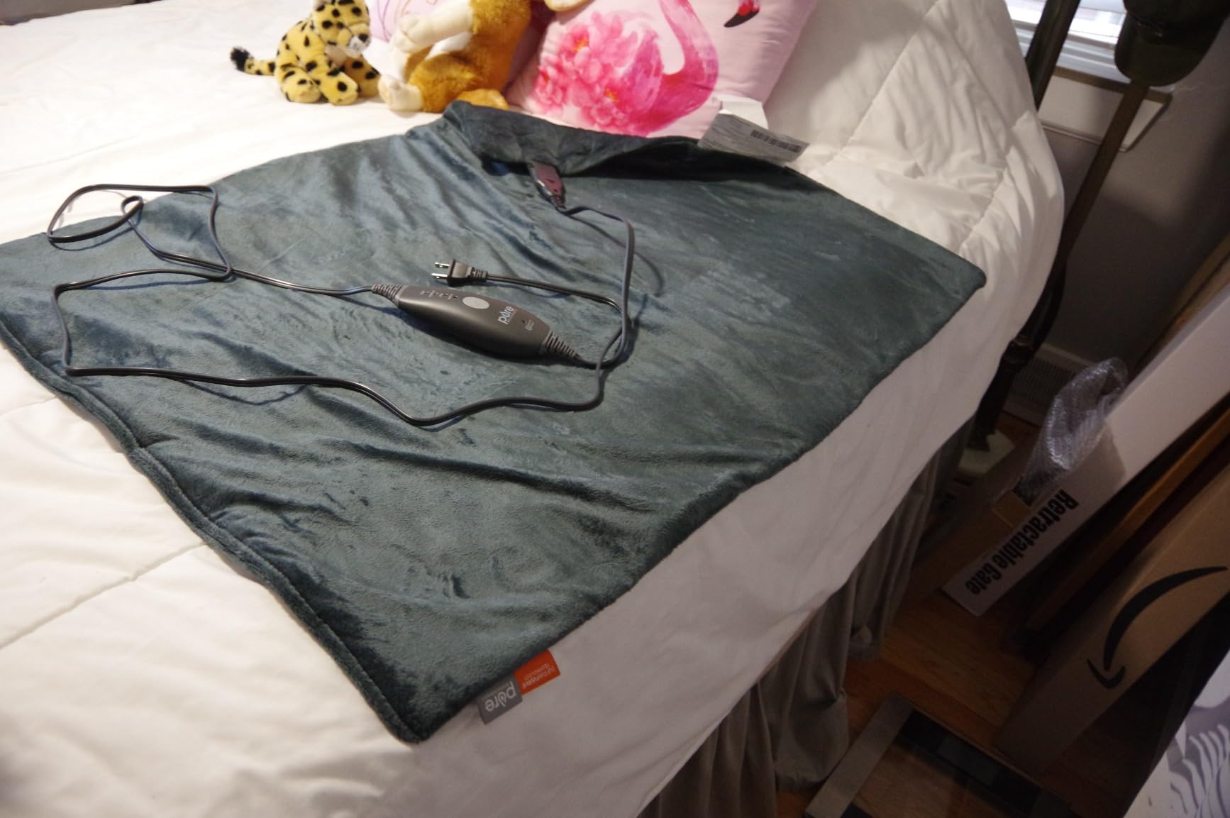 Pure Enrichment PureRelief Pro Far Infrared Oversized Body Wrap - 35” x 27” Full-Body Infrared Heating Pad for Back Pain, Shoulder Aches, Neck Strains, & Soreness in Knees, Abdomen, Chest, & Legs customer photo 1