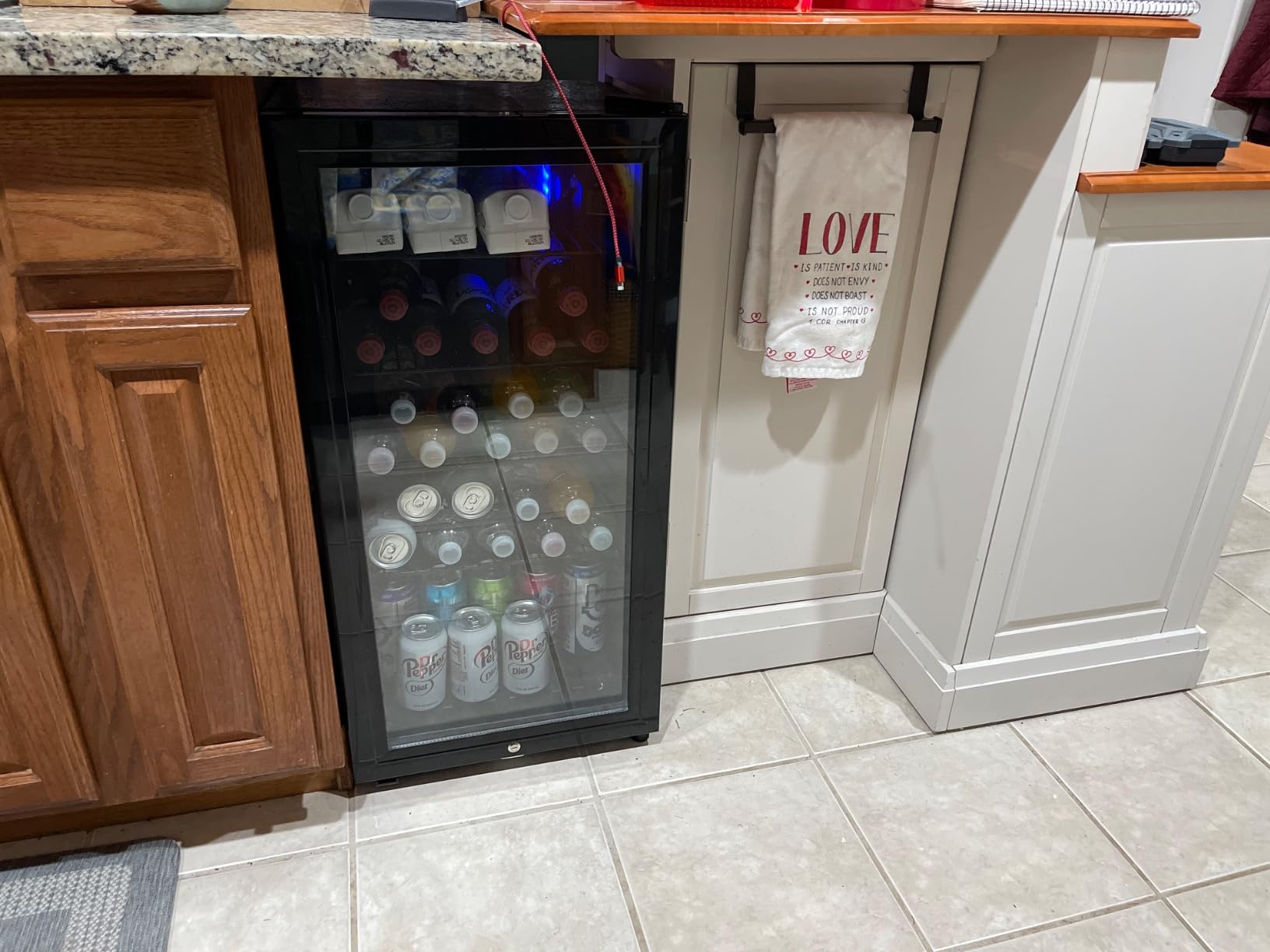 Saeoola 3.2 Cu.ft Beverage Refrigerator, Mini Fridge with Glass Door, Black customer photo 1