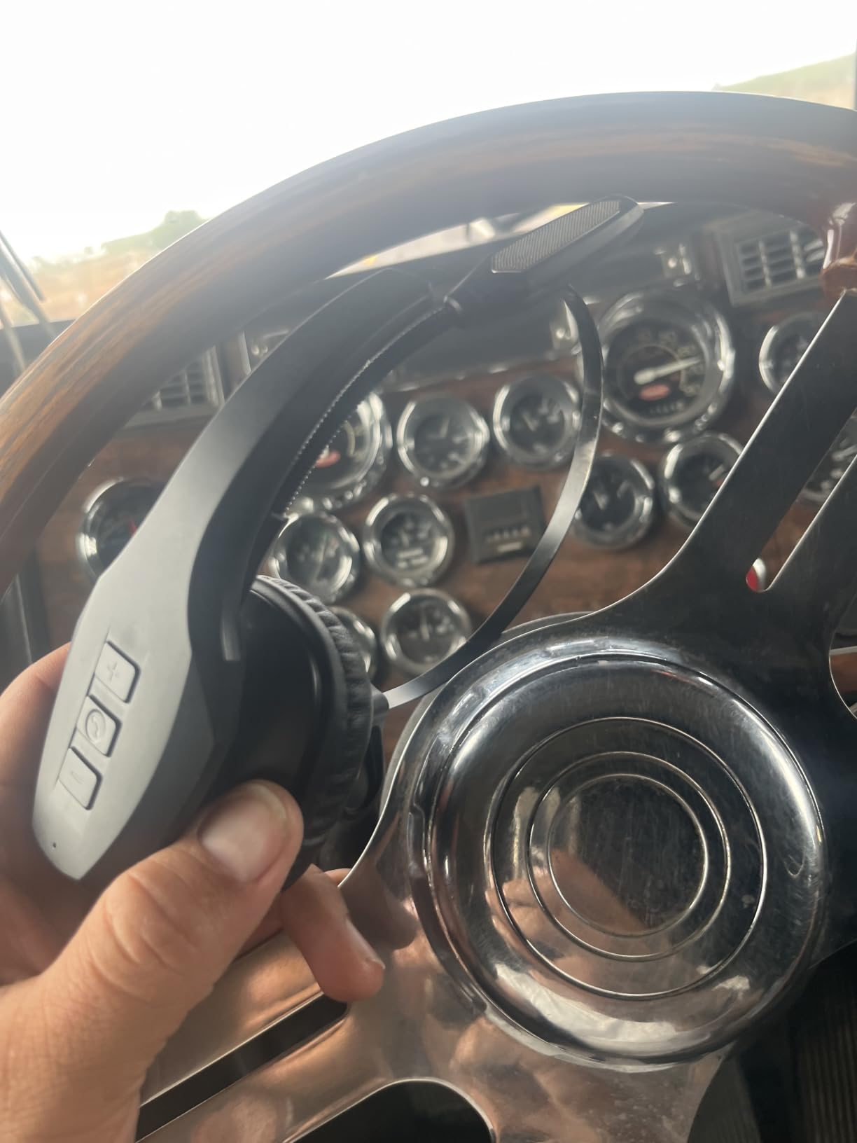Trucker Bluetooth Headset, Wireless Headset with Mic, Bluetooth Headsets with Dual Noise Cancelling Microphone & Mute Button, 55Hrs Working Time PC Headsets for Cell Phones, Computer, Truck Driver customer photo 2
