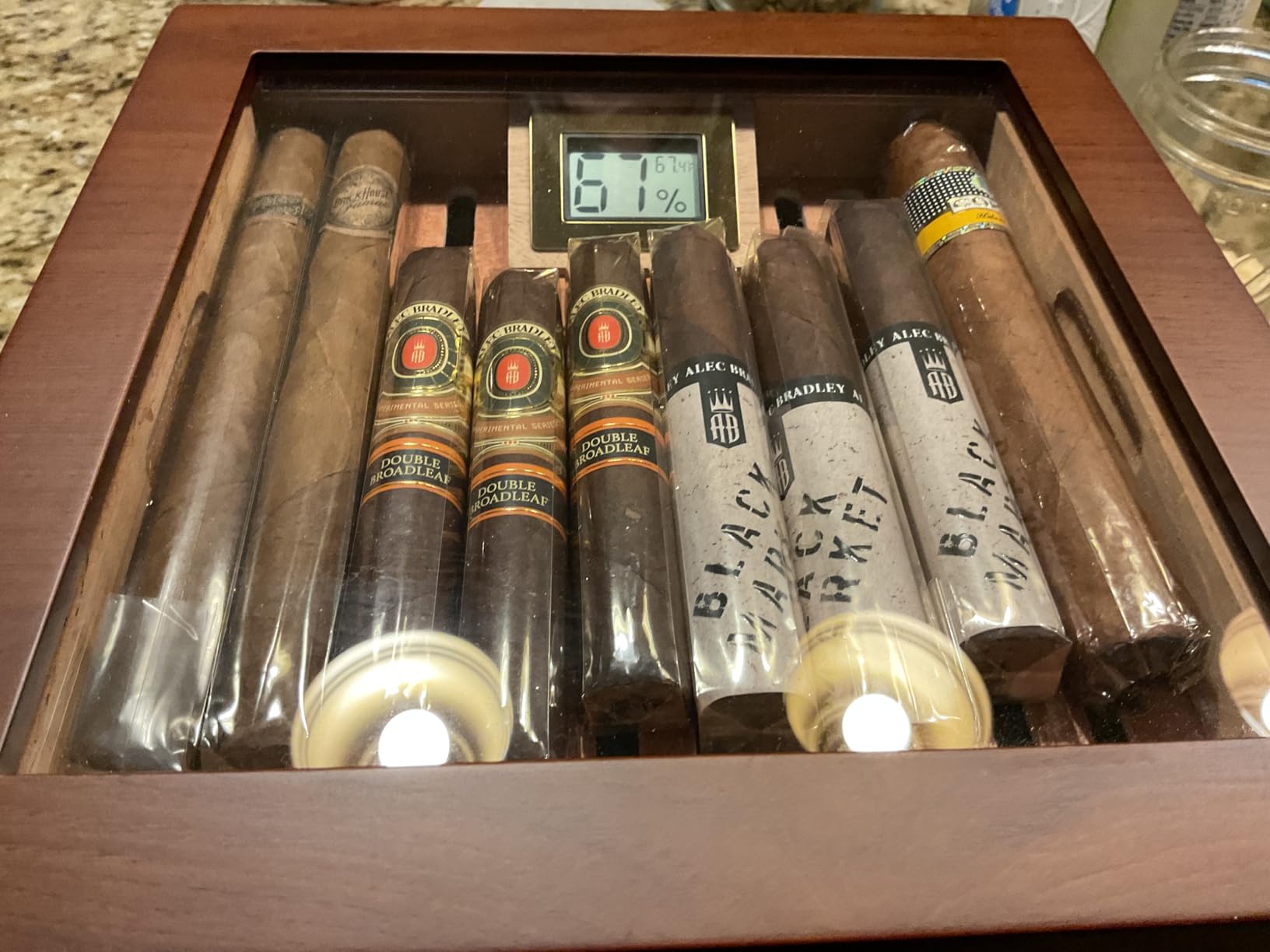 Flauno Cigar Humidor with Air Circulation System, Hold 40 Rubustos, Thicker Spanish Cedar, Accurate Digital Hygrometer, Drawer, Humidifier, Divider, Lock, Gift for Cigar Lovers customer photo 1