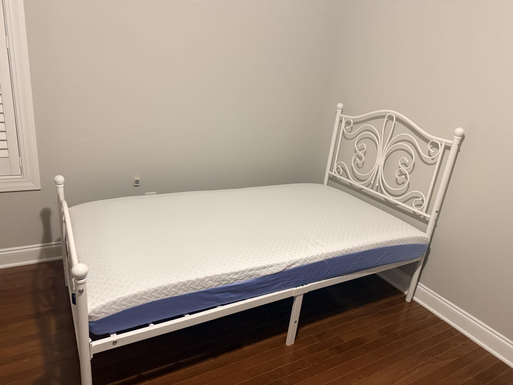 Zinus 12 Inch Queen Cooling Essential Memory Foam Mattress, Medium Feel customer photo 1