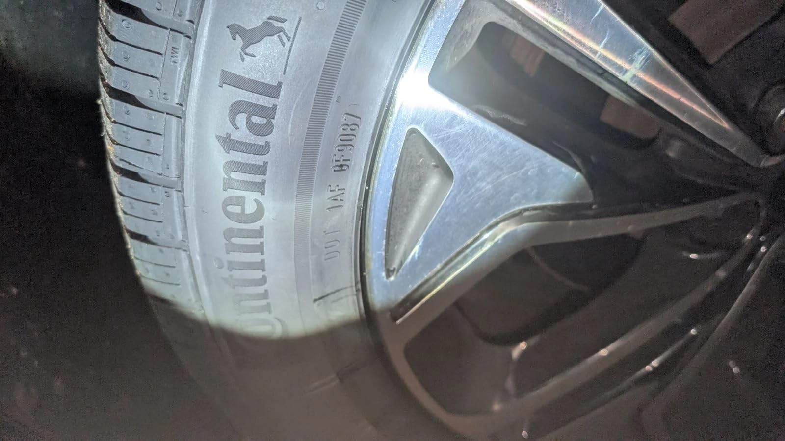 Continental CrossContact LX25 All Season 255/60R18 112V XL SUV/Crossover Tire customer photo 2