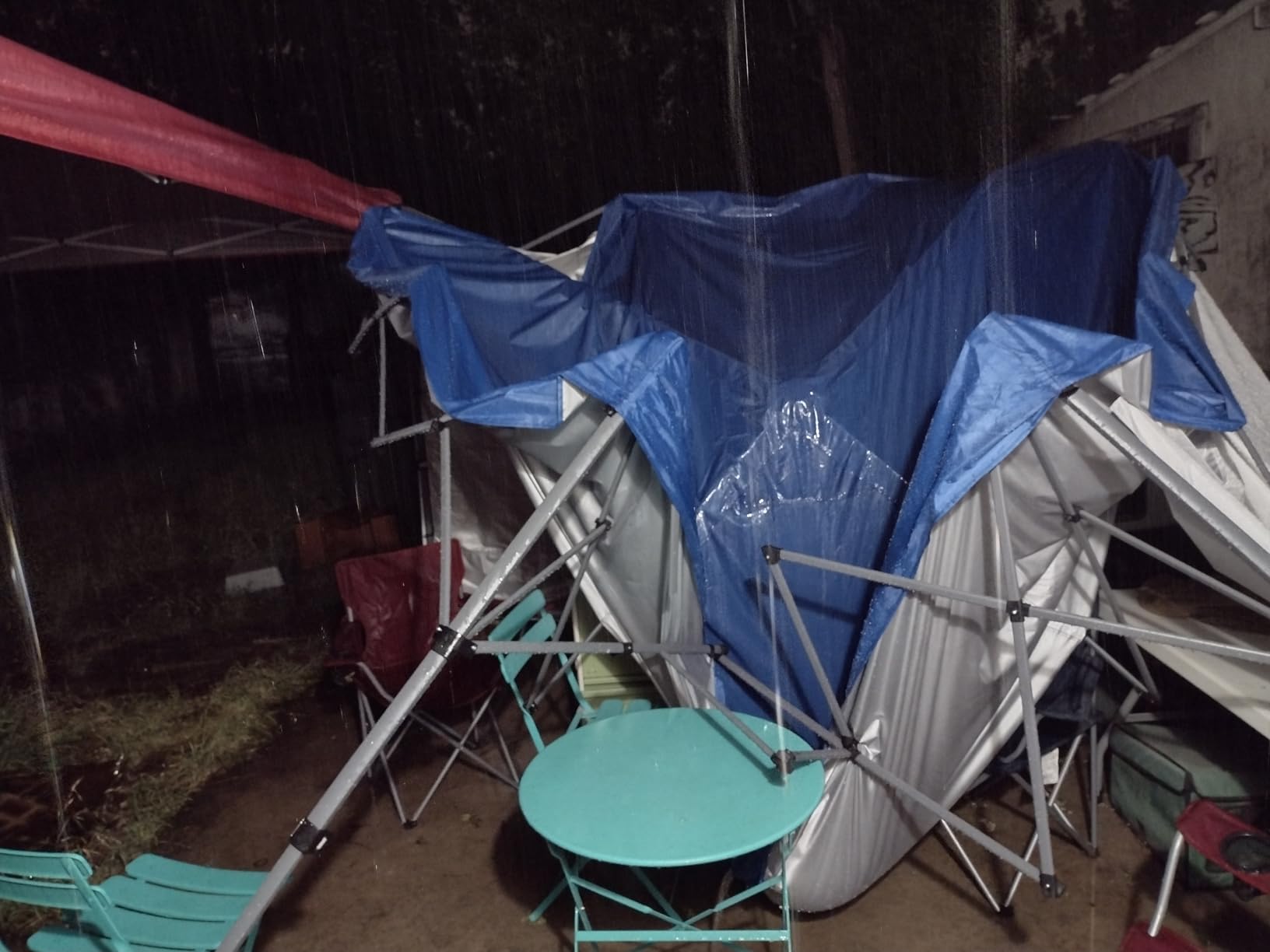 Yaheetech 10x10 Pop Up Canopy Tent 1-Button One Person Quick Setup, White customer photo 1