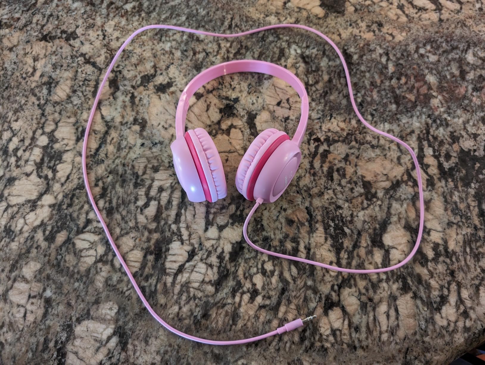 vinamass Kids Headphones with 85dB Volume Limit,On Ear Headphones,Adjustable and Flexible for Toddlers to Adults,Suit for School Classroom Students Teens Children customer photo 1