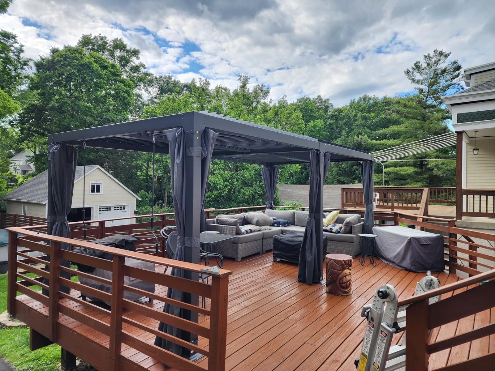 EROMMY 12x20 Louvered Pergola with Side Pull-Down Screen, Outdoor Aluminum Pergola with Thickened Frame and Adjustable Metal Rainproof Roof for Deck Patio Garden Yard, Black-Gray customer photo 1