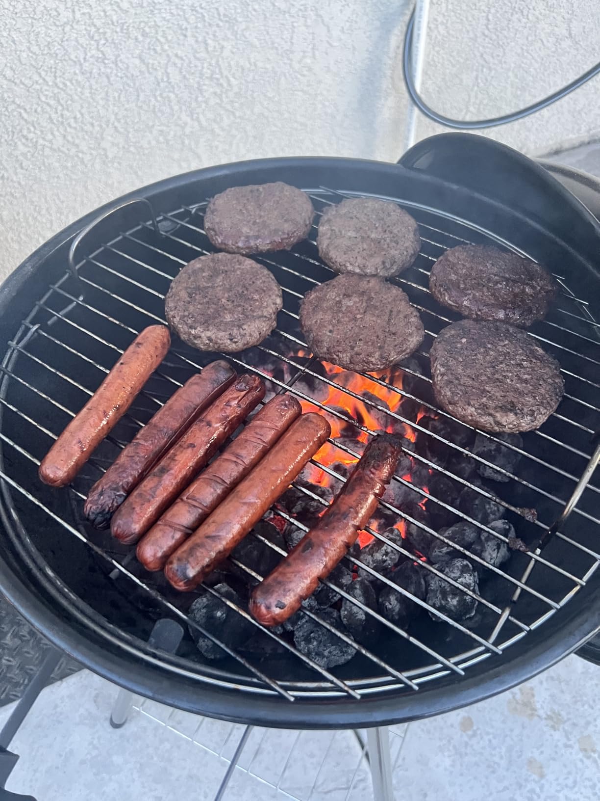 22 inch Kettle Charcoal BBQ Grill with Wheels for Outdoor Cooking customer photo 1
