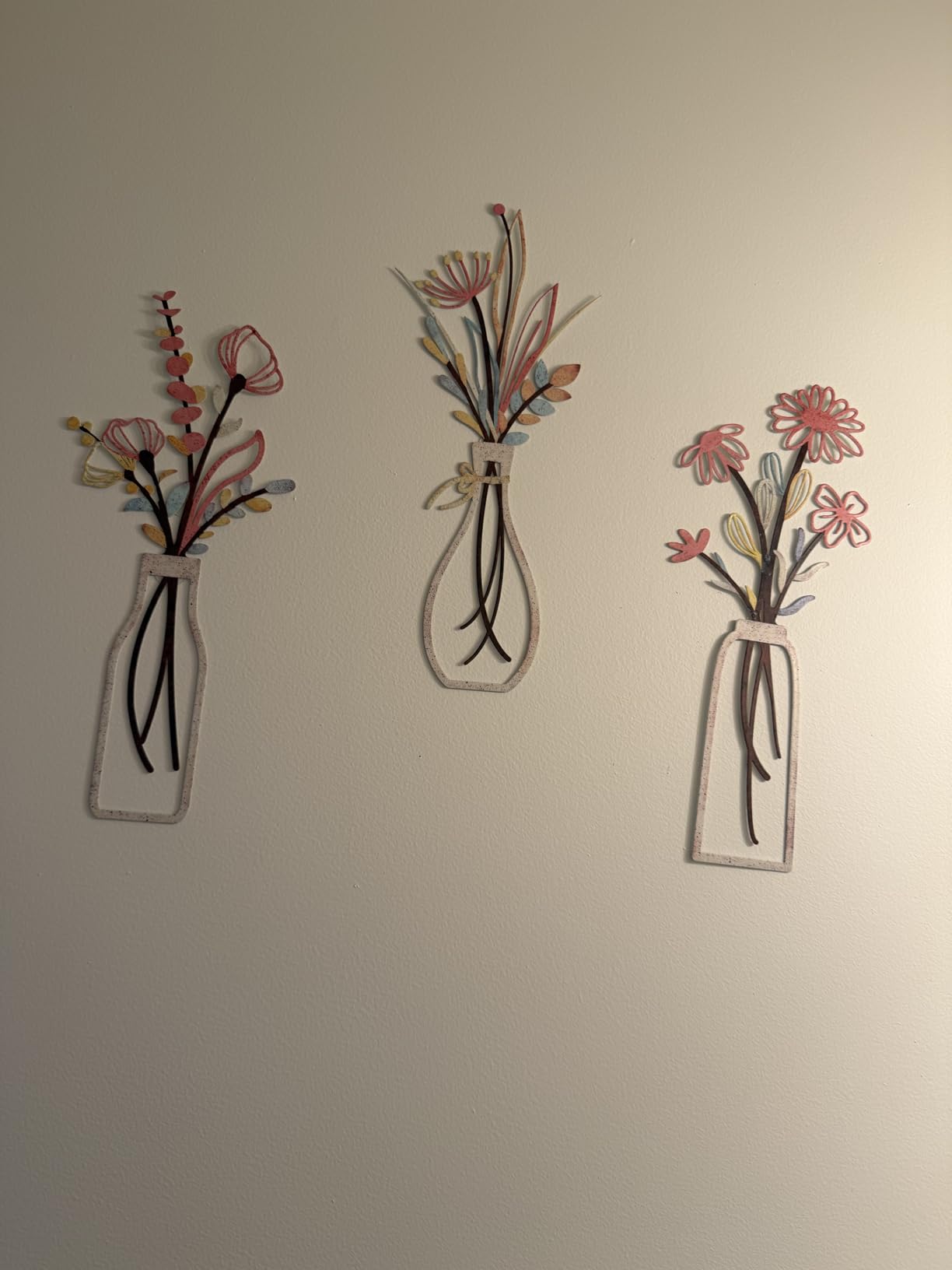 Pigort 3 Pieces Metal Flowers Wall Art- Rustic Farmhouse Decor Minimalist Decor for Living Room Bathroom Bedroom Dining Room, Housewarming Gifts Christmas Decoration(Beige, Vase-C) customer photo 1