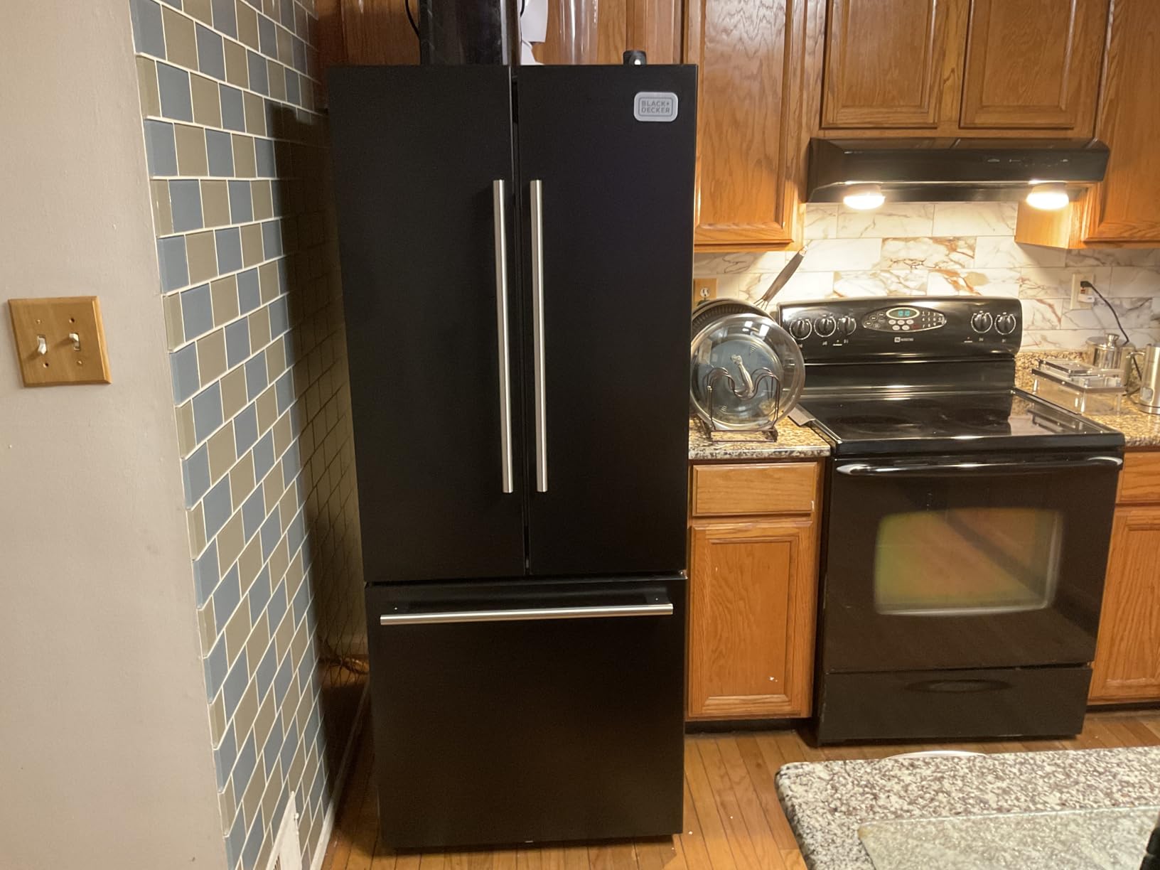 BLACK+DECKER 10 Cu. Ft. Upright Freezer, BUF1000LW, White customer photo 2