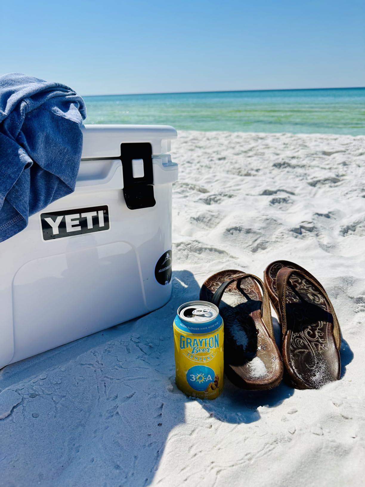 YETI Roadie 15 Hard Cooler with DoubleDuty Shoulder Strap customer photo 1