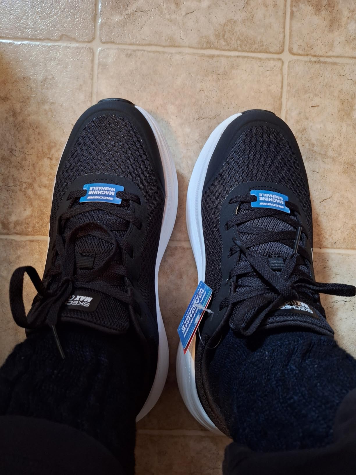 Skechers Men's Max Cushioning Endeavour Sneaker customer photo 1