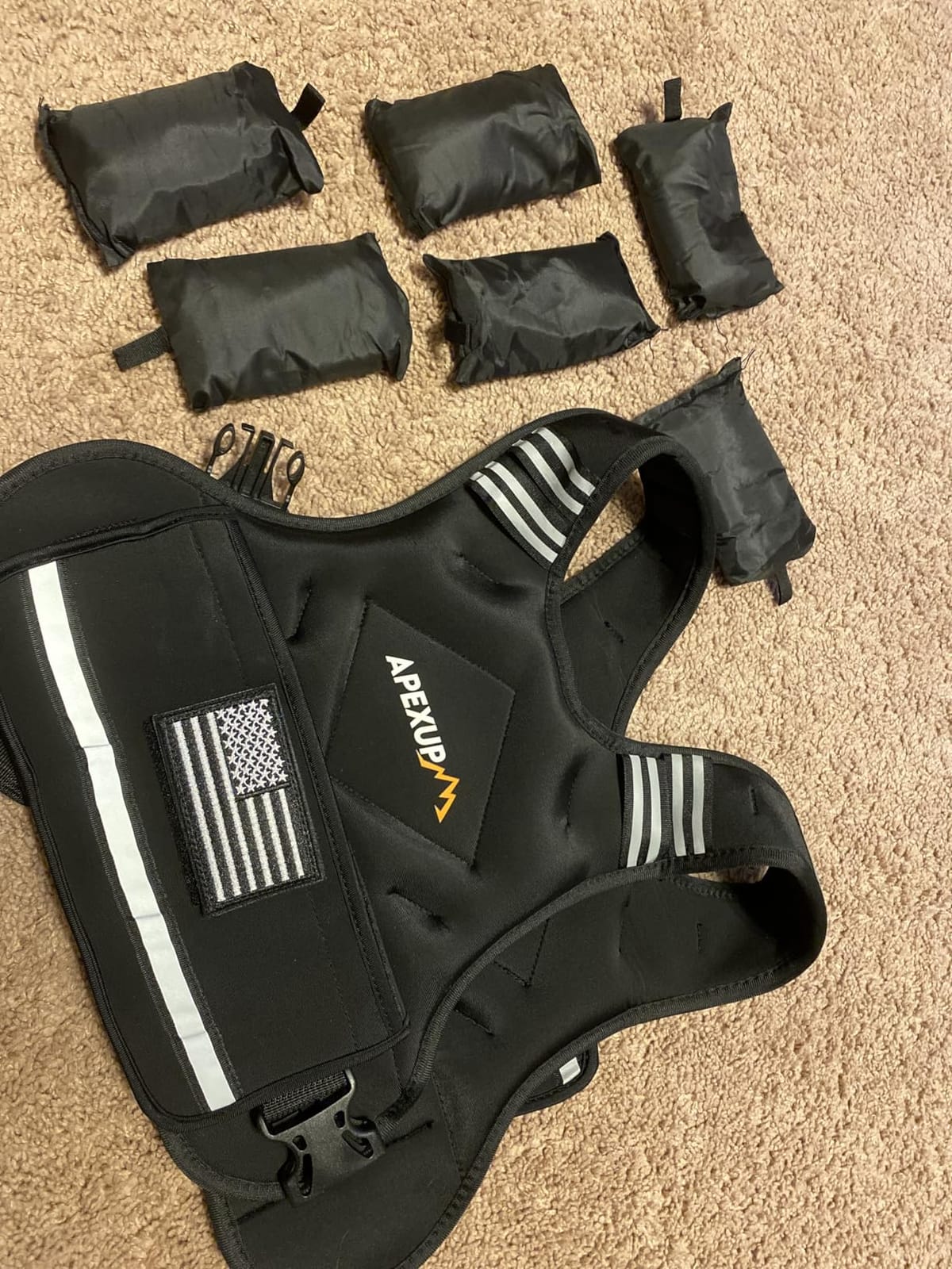 APEXUP Adjustable Weighted Vest, 4-10lb/12-18lb/20-32lb Vest with 6 Ironsand Weights and Large Pocket, Weight Vest for Men Women Strength Training, Running, Walking customer photo 2