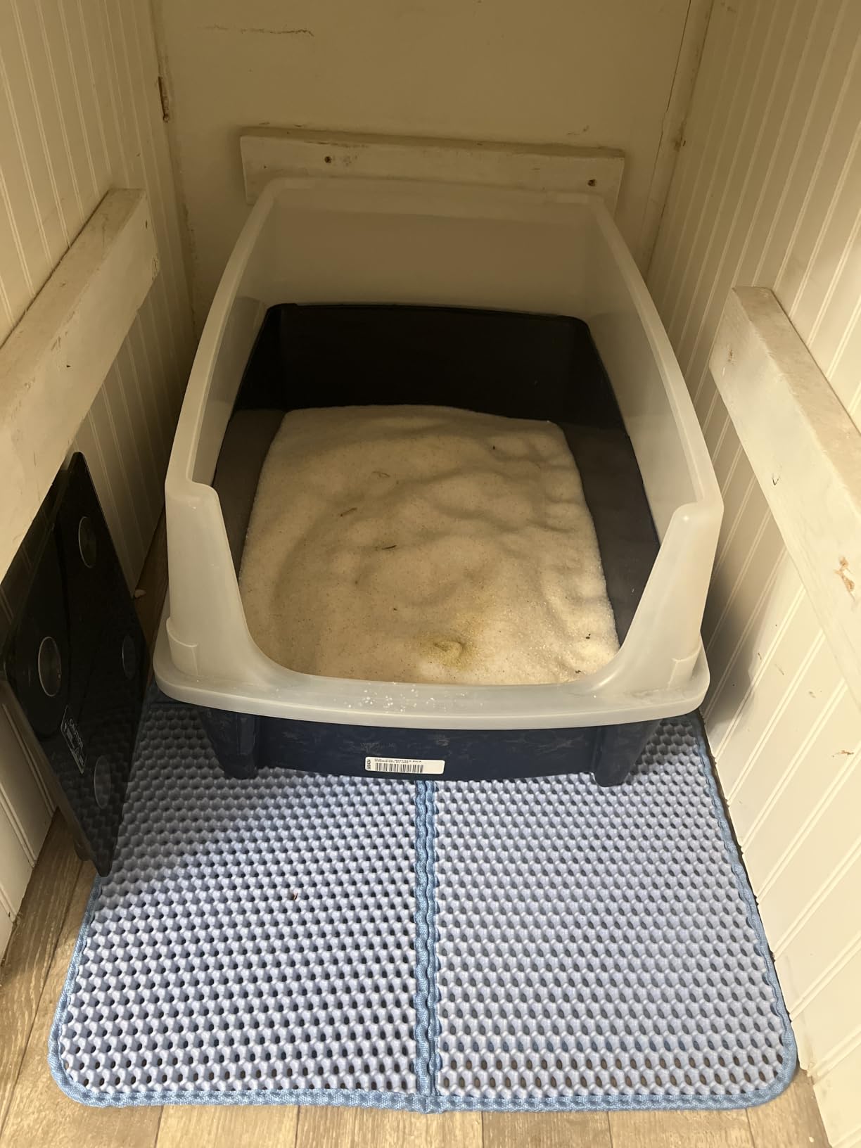 IRIS USA XX-Large High Sided Cat Litter Box, Scatter Shield, Navy customer photo 2