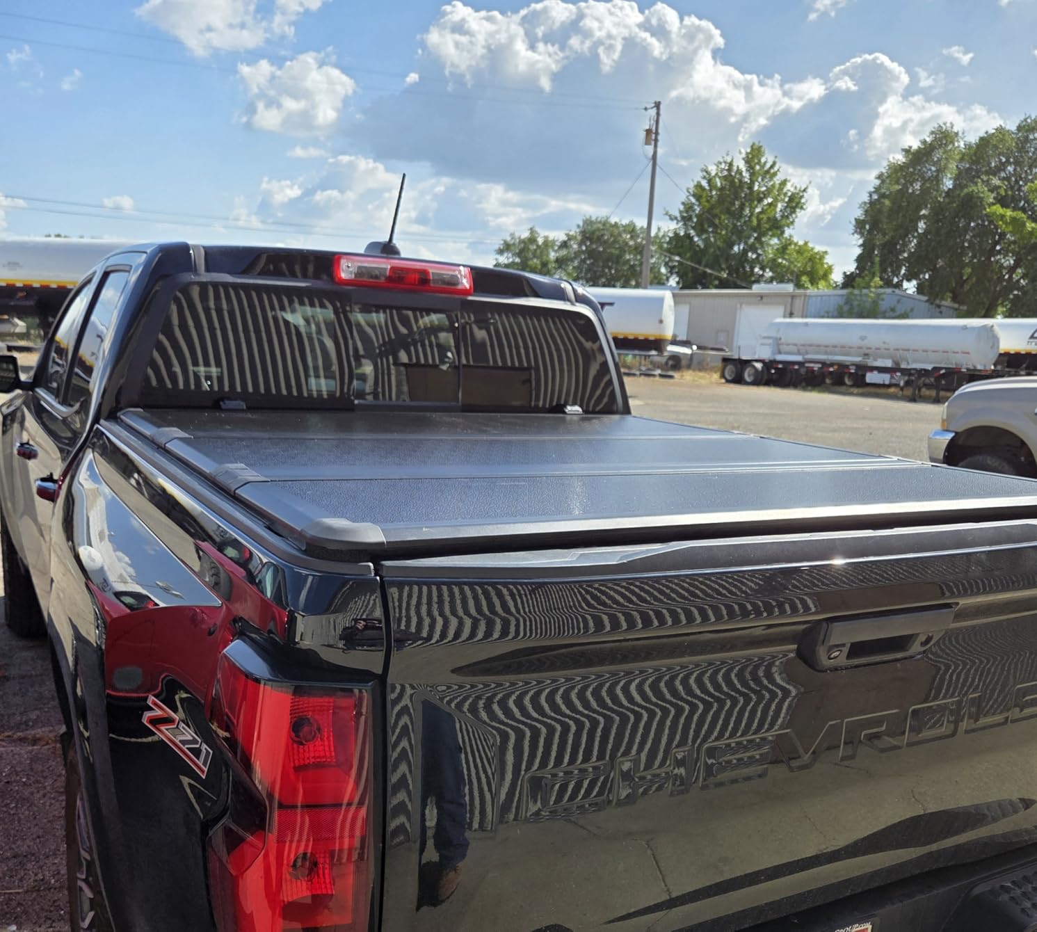 Hard Bed Cover for 2023-2026 Chevy Colorado/GMC Canyon 5.2 FT customer photo 1
