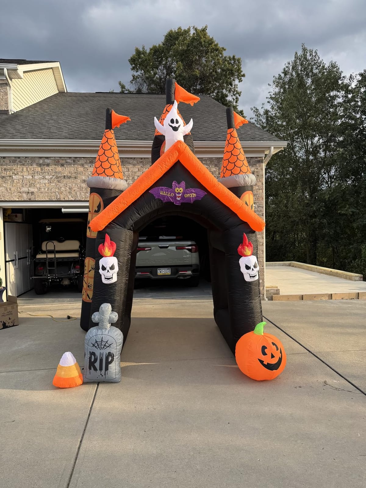 Kalolary 13FT Christmas Inflatables Arch, Giant Xmas Candy Arch Inflatable customer photo 2