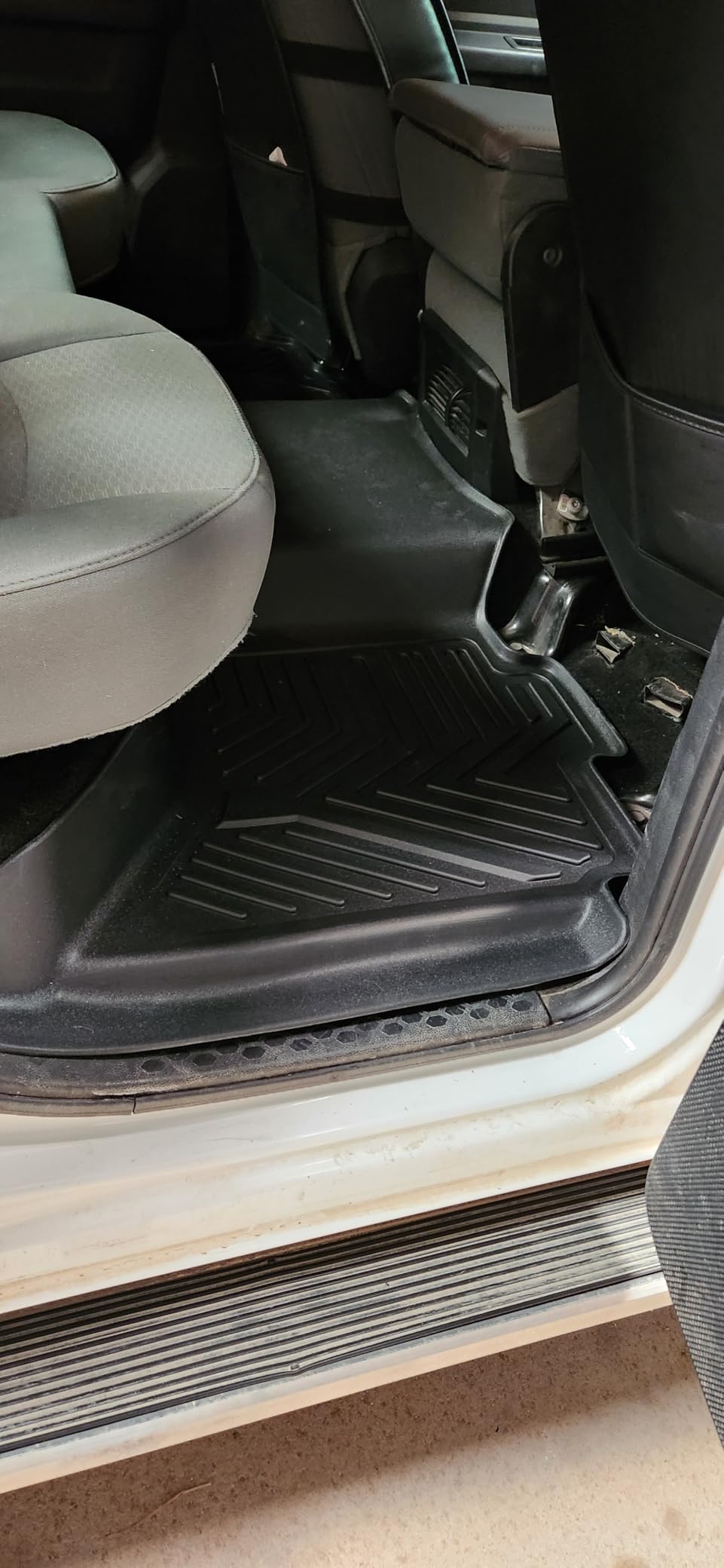 YITAMOTOR Floor Mats Fit for 2013-2018 Dodge Ram 1500/2500/3500 Crew Cab, 2019-2024 Ram 1500 Classic Crew Cab 1st & 2nd Row All Weather Heavy Duty Floor Liners Black customer photo 2