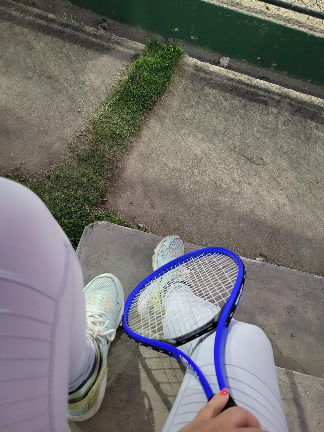 HIRALIY 27-Inch Tennis Racket for Adults with Ball and Carry Bag customer photo 1
