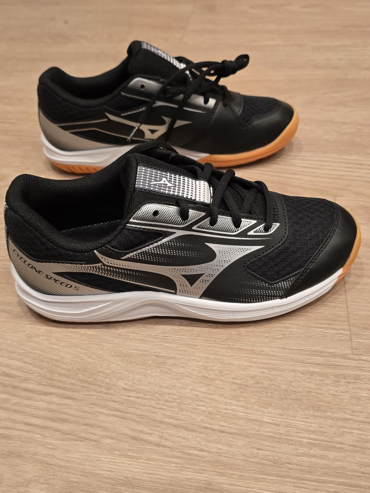 Mizuno Women's Cyclone Speed 5 Volleyball Shoe customer photo 2