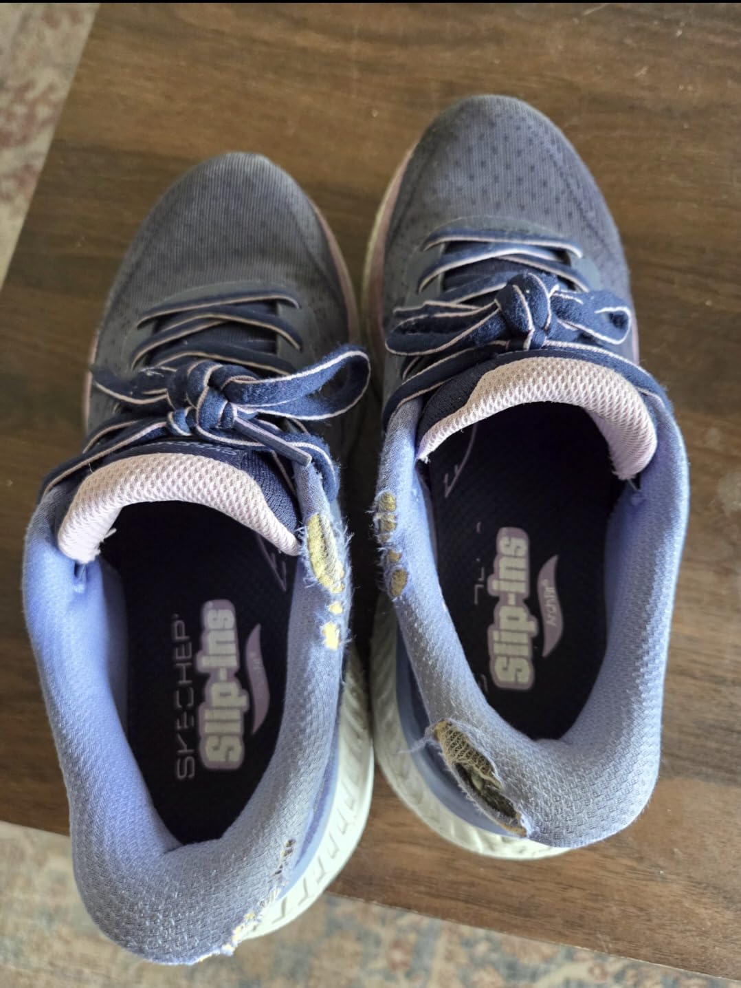 Skechers Women's Max Cushioning Arch Fit Areena Hands Free Slip-ins customer photo 1