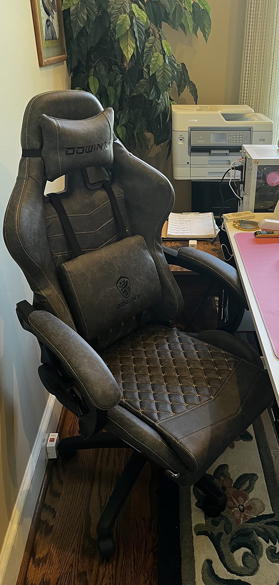 Dowinx Big & Tall Vintage Gaming Chair for Adults, 400 lb Capacity Heavy Duty Ergonomic Computer Chair with Massage Lumbar, Footrest & Easy Side Recline, Brown customer photo 1