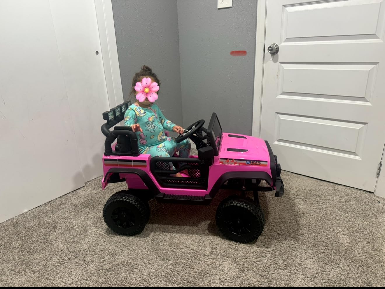 Hikiddo 24V Ride on Toy, Kids Electric Vehicle Car for Kids w/Remote customer photo 1