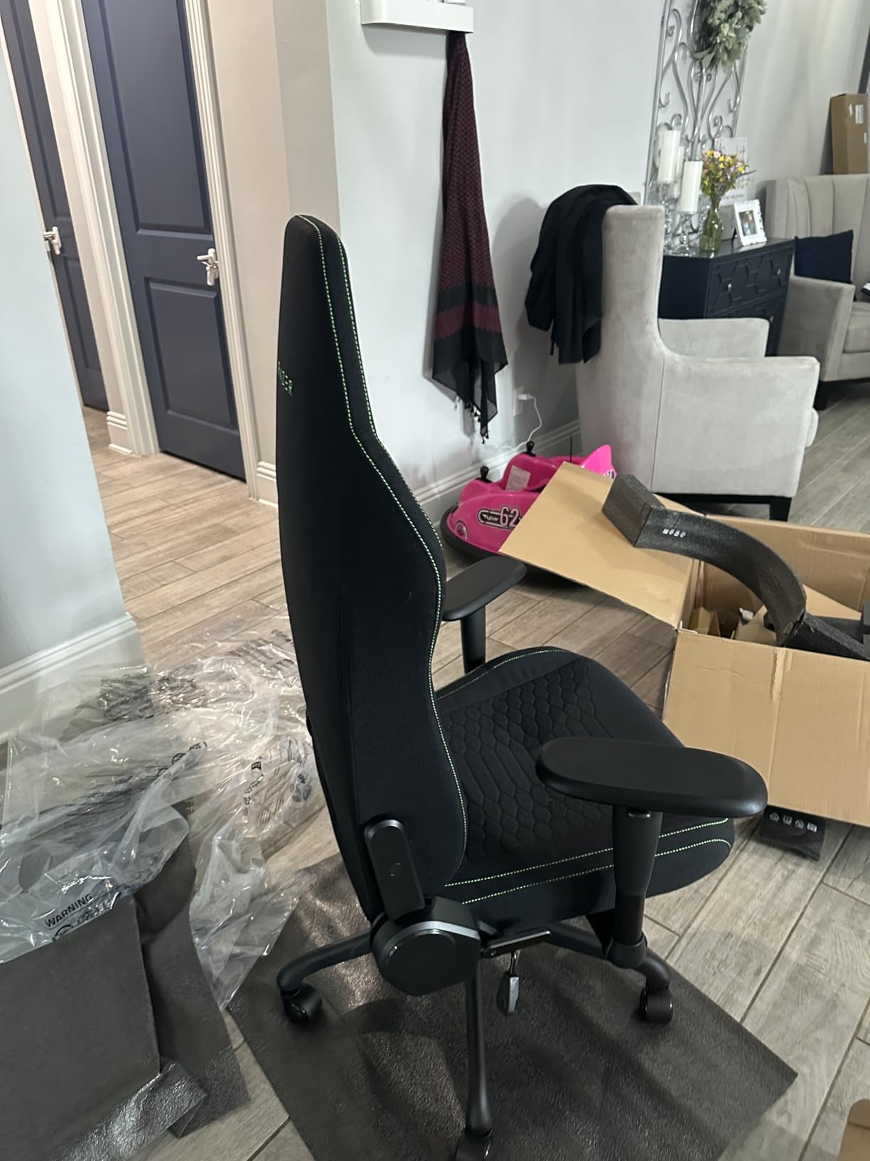 Razer Iskur V2 X Ergonomic Gaming Chair, Black customer photo 2