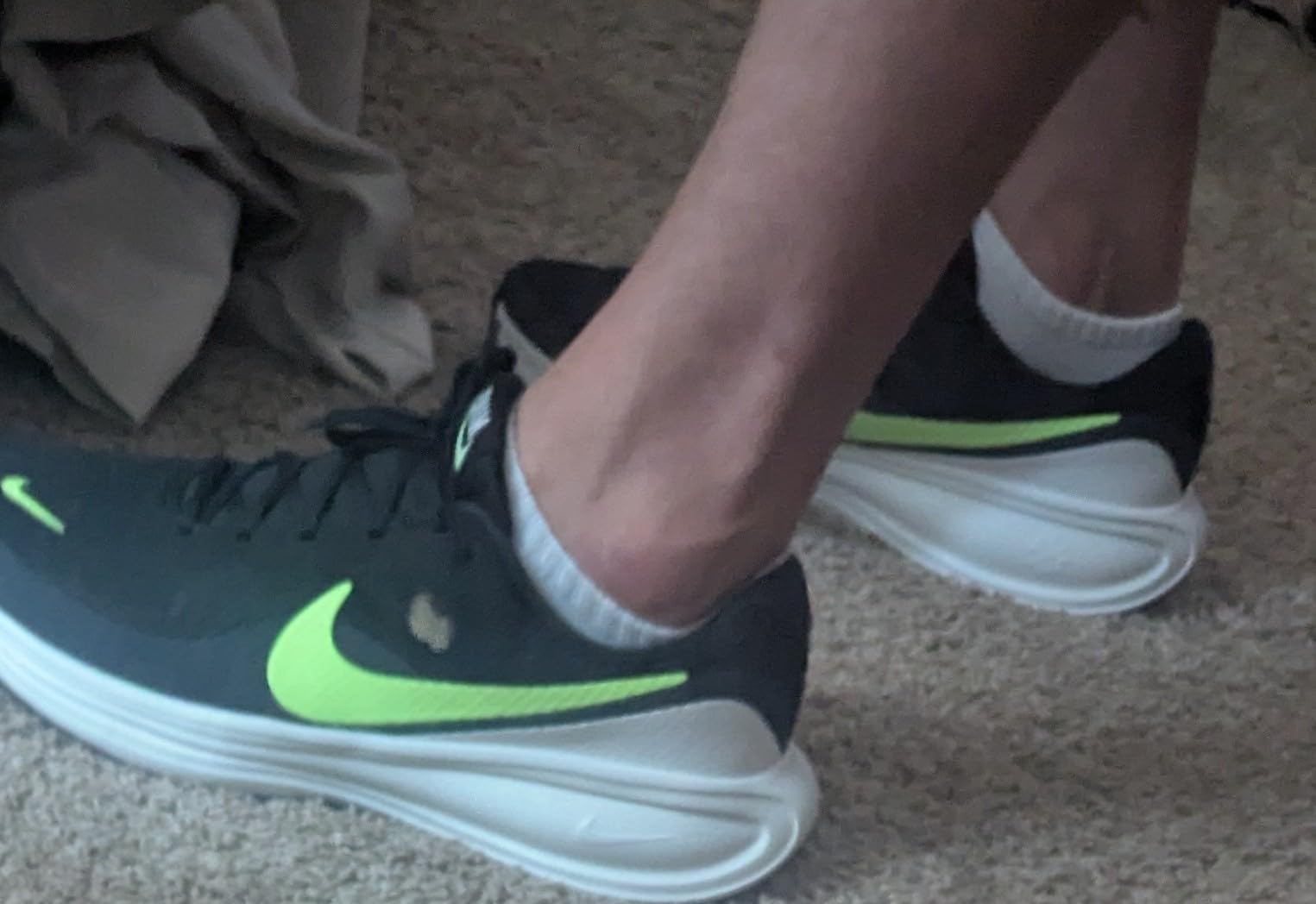 Nike Men's Revolution 8 Road Running Shoes customer photo 1