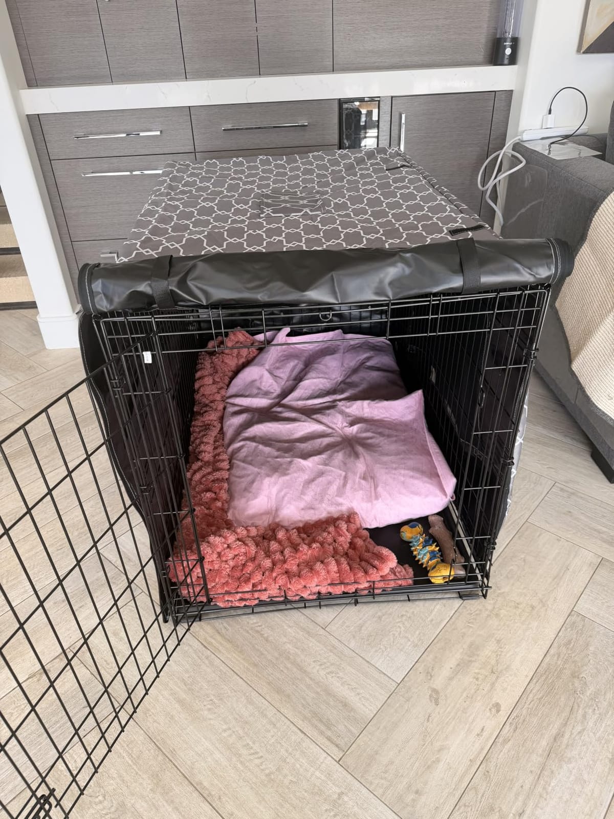 Amazon Basics Dog Crate Cover for 36 inches Wire Cage, Kennel Cover customer photo 1