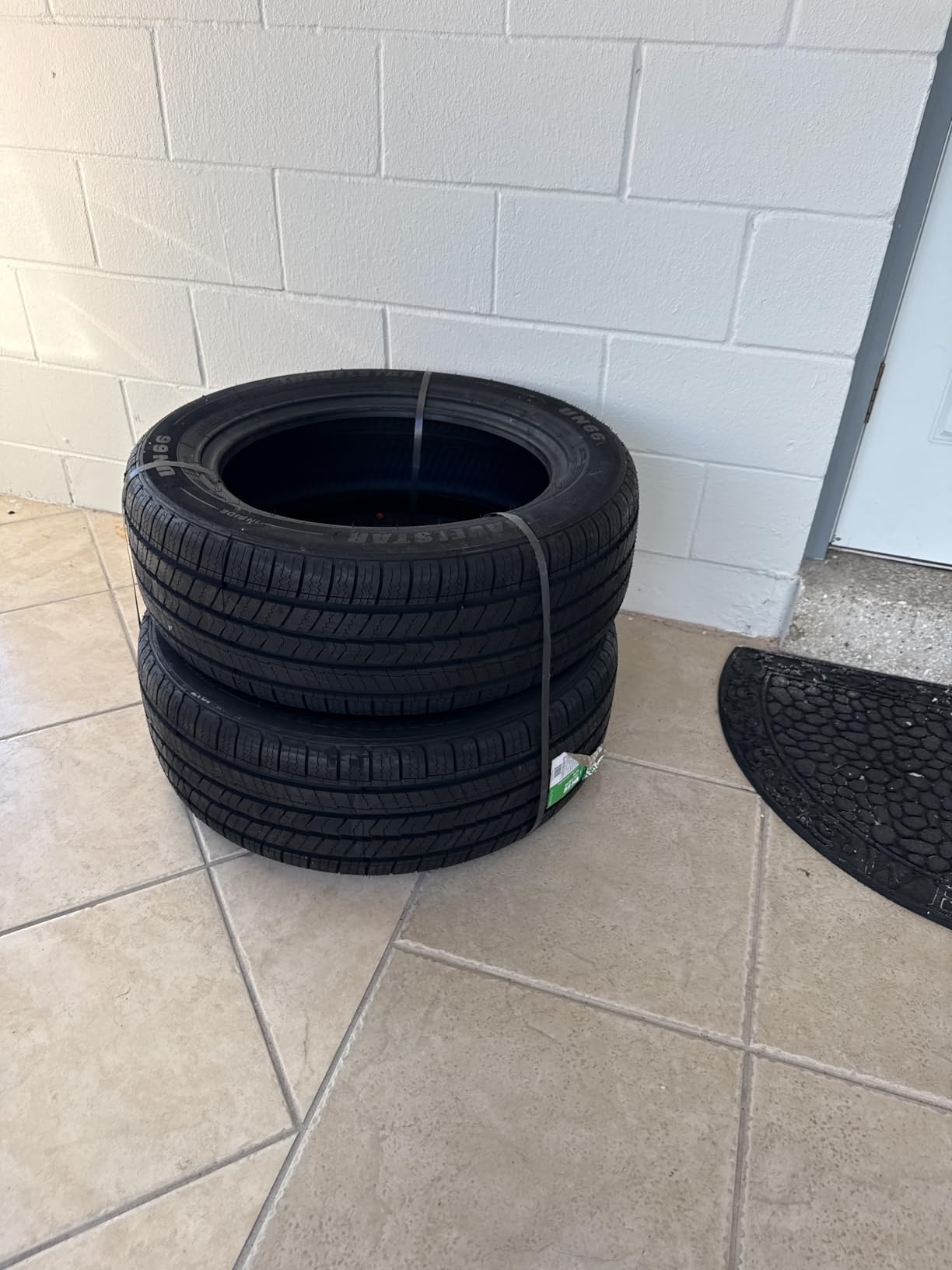 Set of 4 Travelstar UN66 245/60R18 105V High Performance CUV/SUV Tires customer photo 1