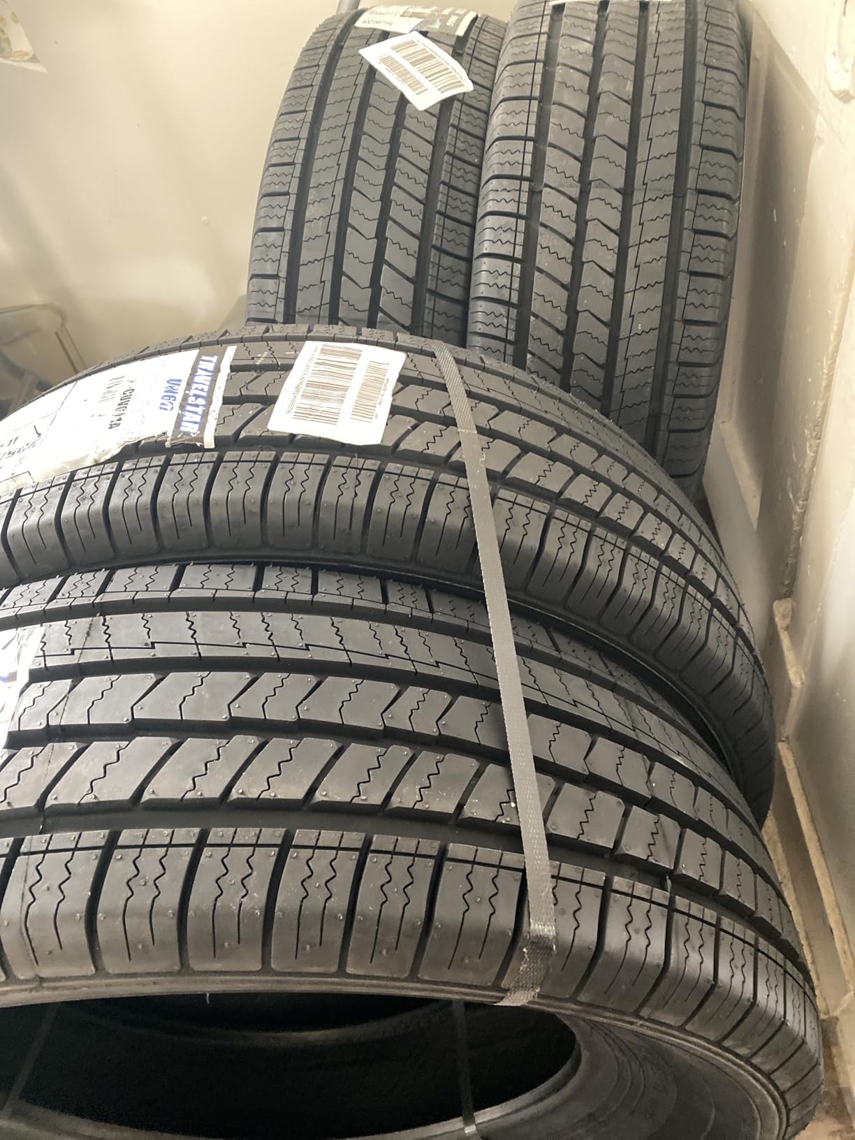 Set of 4 Travelstar UN66 245/60R18 105V High Performance CUV/SUV Tires customer photo 2