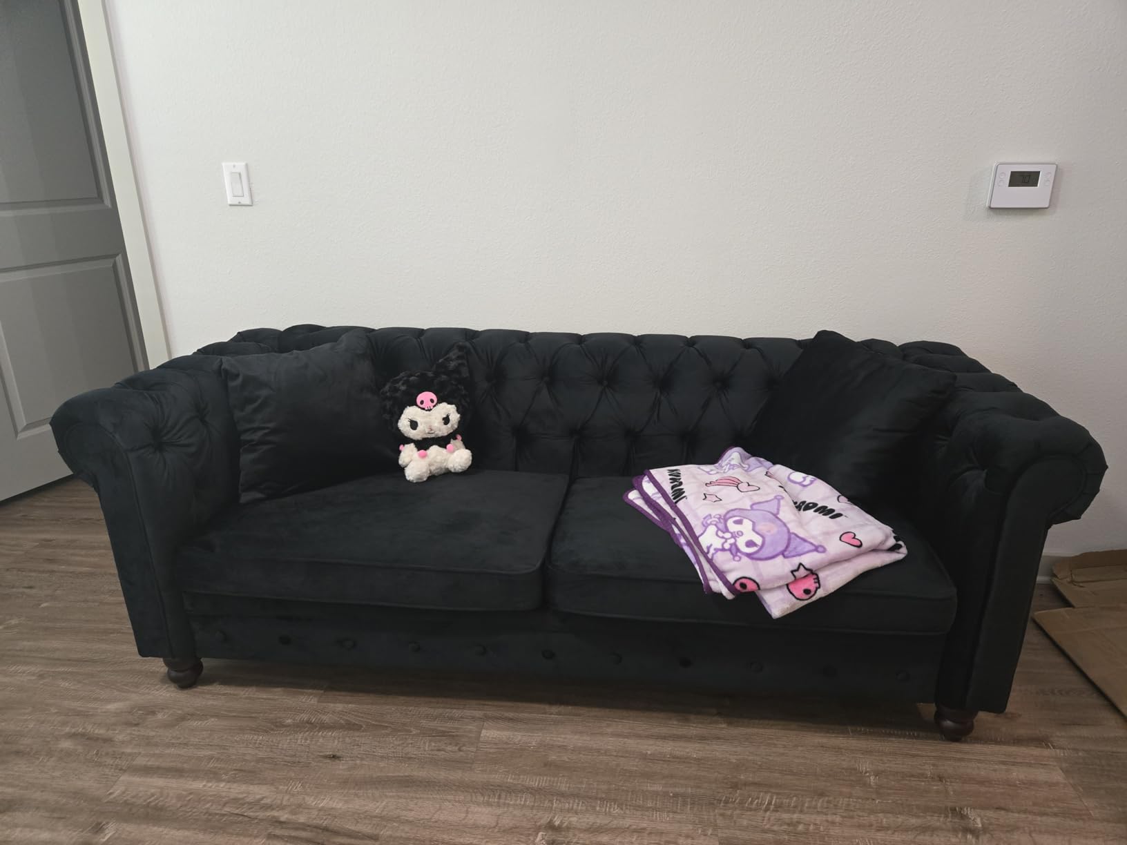 ONBRILL 82 Inch Chesterfield Sofa, 23 Inch Deep Seat Velvet Couch for Living Room, Button Tufted Couch with Rolled Arms, 2 Throw Pillows, Comfy Vintage Loveseat Sofa for Apartment, Green customer photo 2
