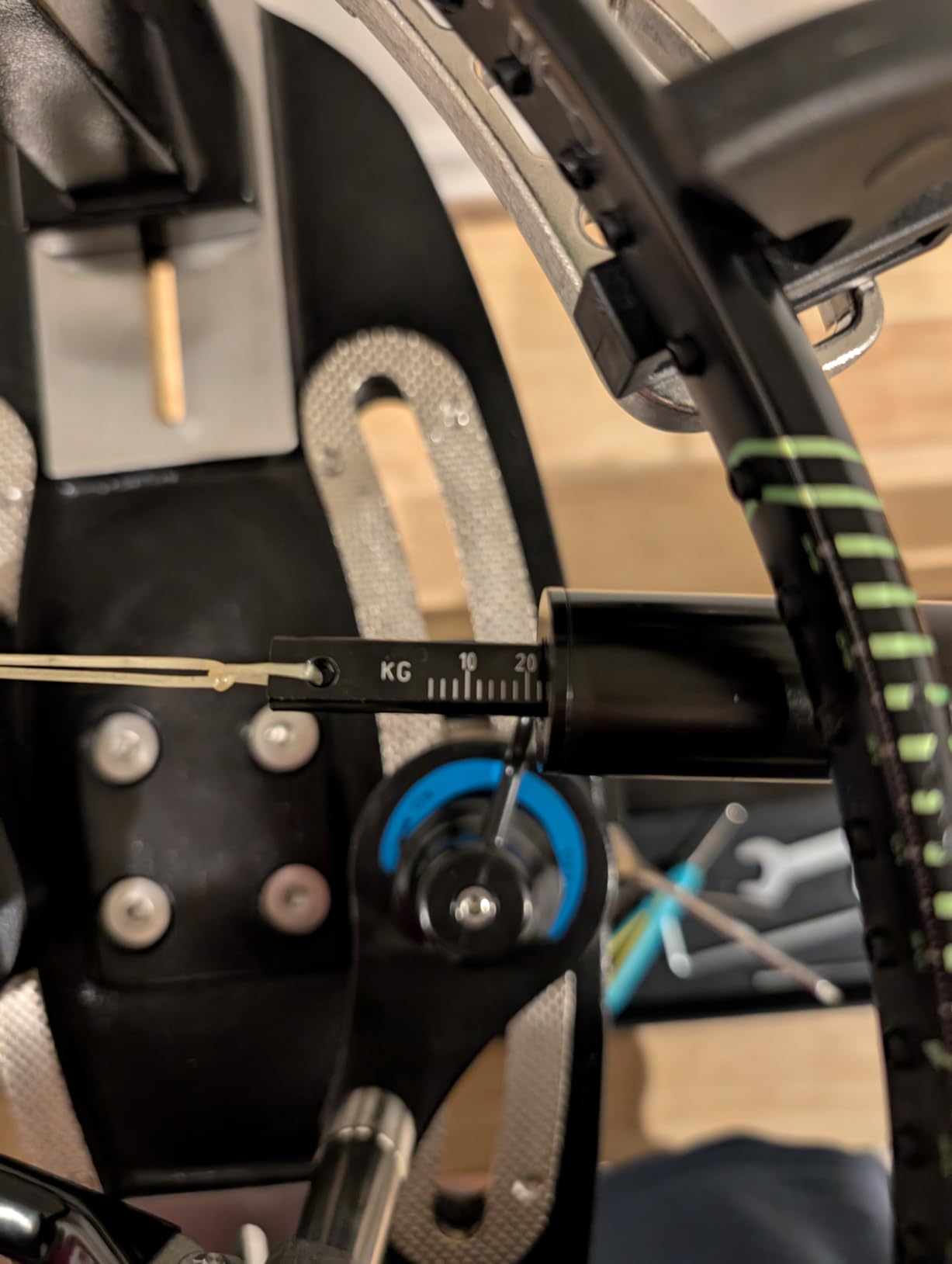 GT-160 Tennis Racket Stringing Machine Manual Desktop Progression Racket String Tools, with Tools and Accessories customer photo 1