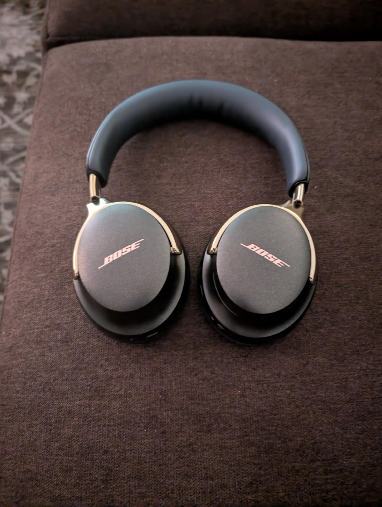 Bose QuietComfort Ultra Bluetooth Headphones (2nd Gen), Wireless Headphones with Spatial Audio, Over Ear Noise Cancelling with Mic, Up to 30 Hours of Play time, Driftwood Sand - Limited Edition customer photo 1