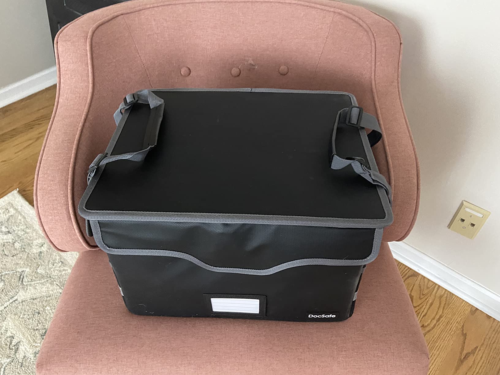 DocSafe 5200°F Fireproof Document Box with Lock,Heat Insulated File Organizer Storage with Pockets,Collapsible Portable Home Office File Safe Box with Handle for Hanging Letter/Legal Folders, Black customer photo 2
