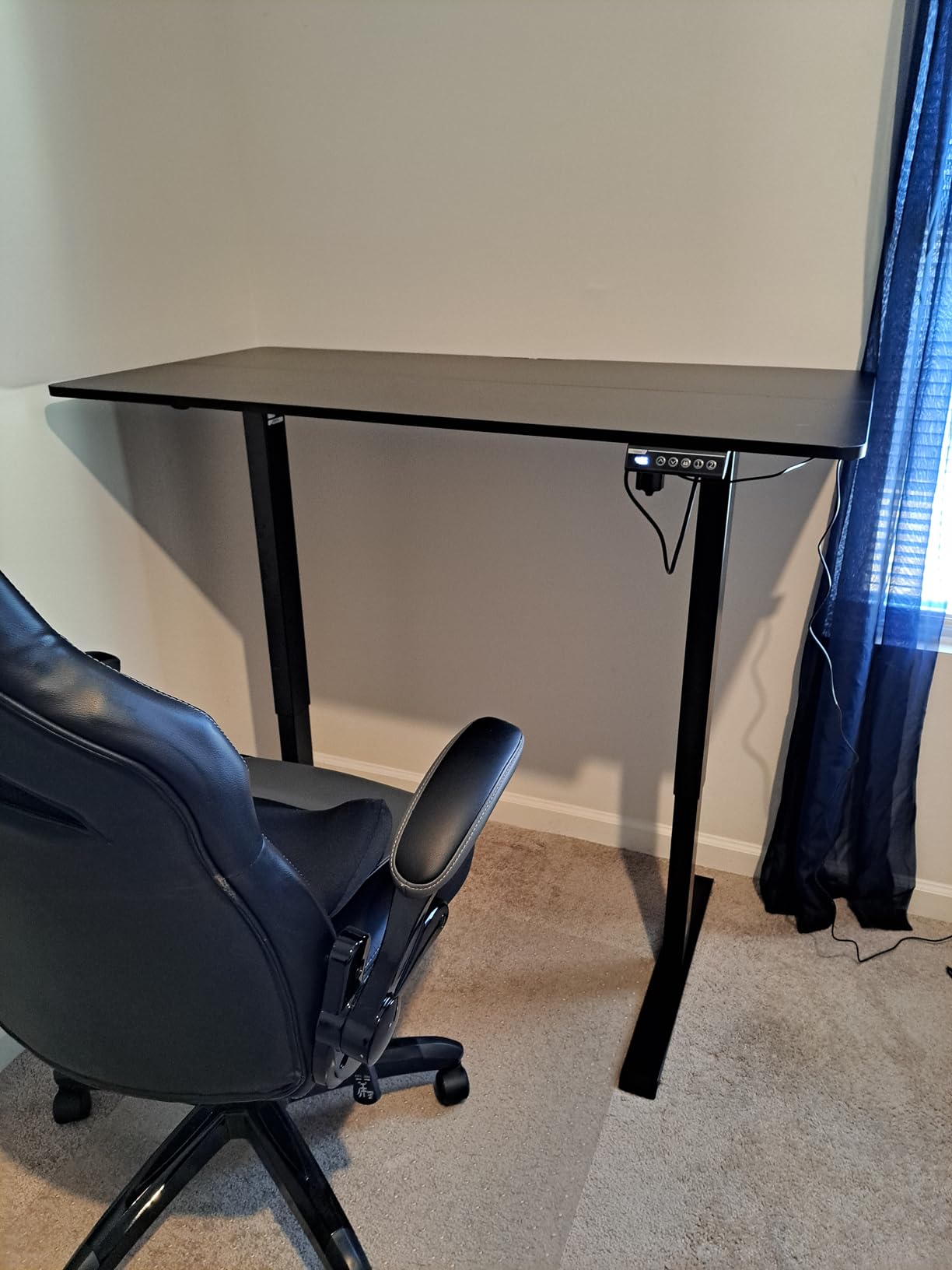 Veken 47.2 Inch Large Electric Standing Desk, Gaming Table, Black customer photo 1