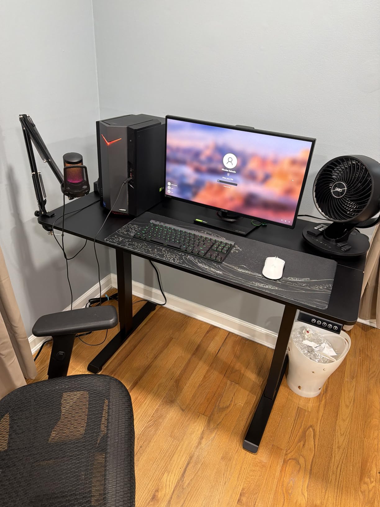 Veken 47.2 Inch Large Electric Standing Desk, Gaming Table, Black customer photo 2