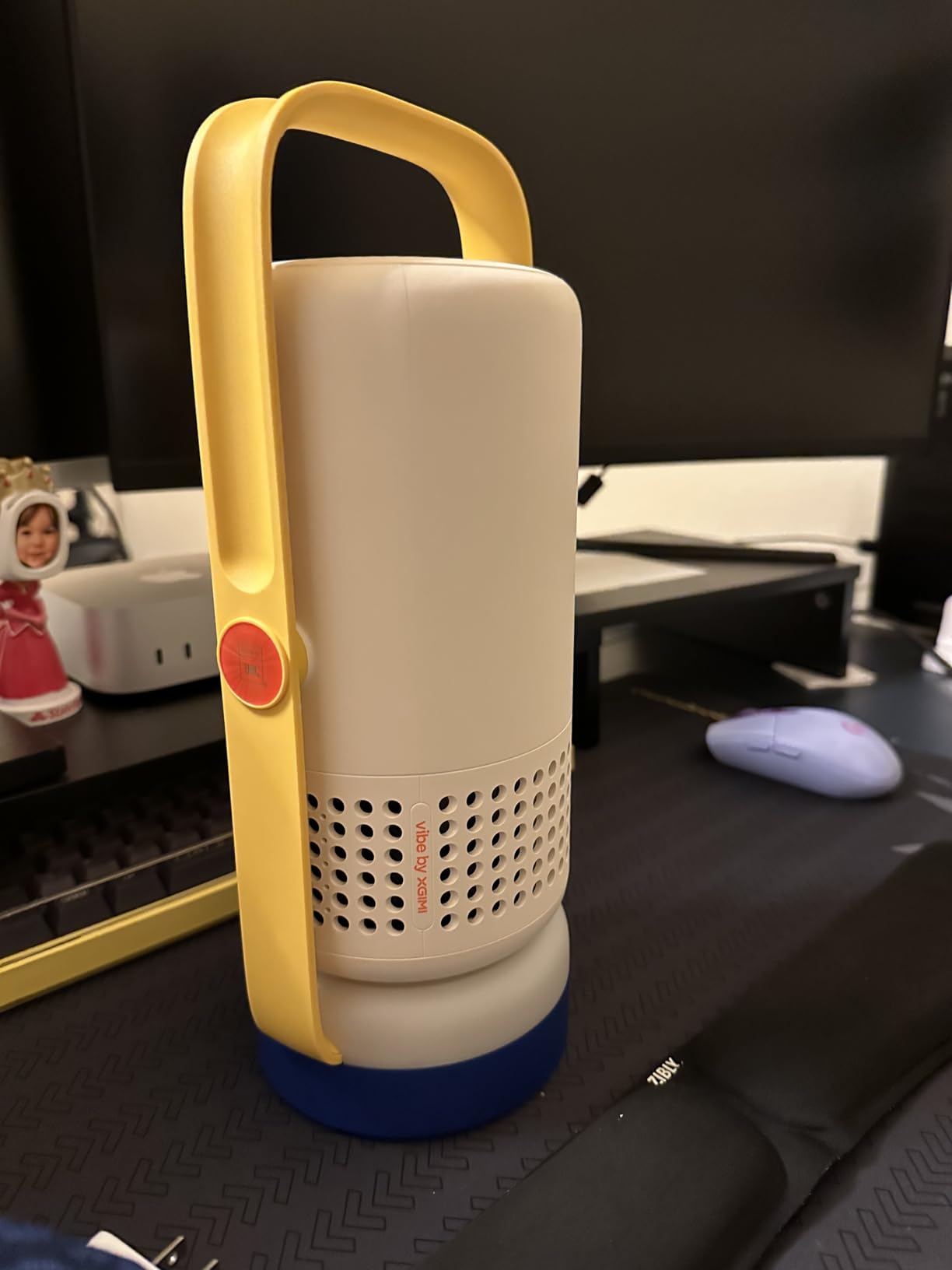XGIMI Vibe One Battery Powered 1080P Smart Portable Projector (Cloud Ash) customer photo 1